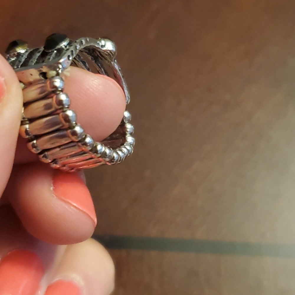 Ring - Picture 3 of 3